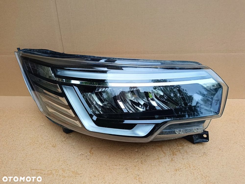 Full Led przedni prawy Renault Trafic III 3 IV 4 lift lampa prawa 260102899R