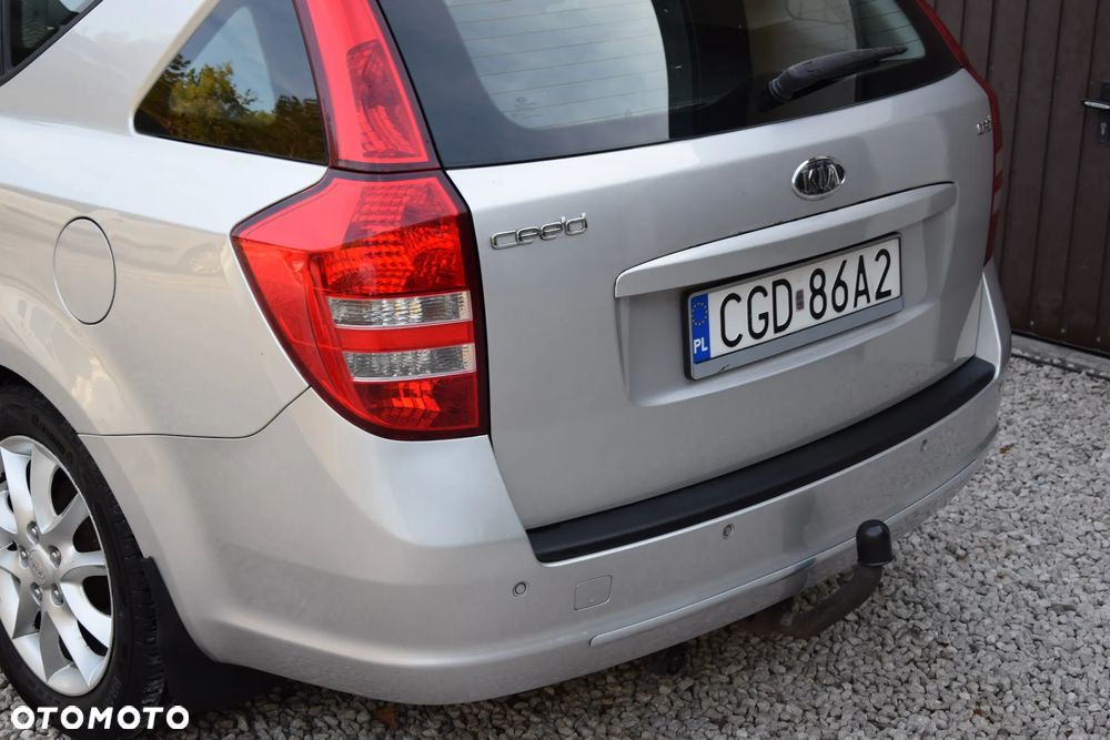 Kia Ceed - 16