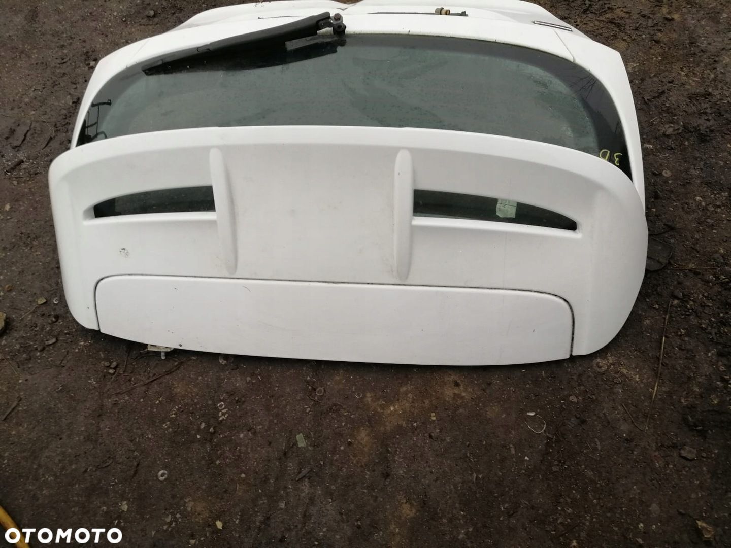 SPOILER KLAPY BAGAŻNIKA TYŁ FORD FIESTA MK7 EU - 1