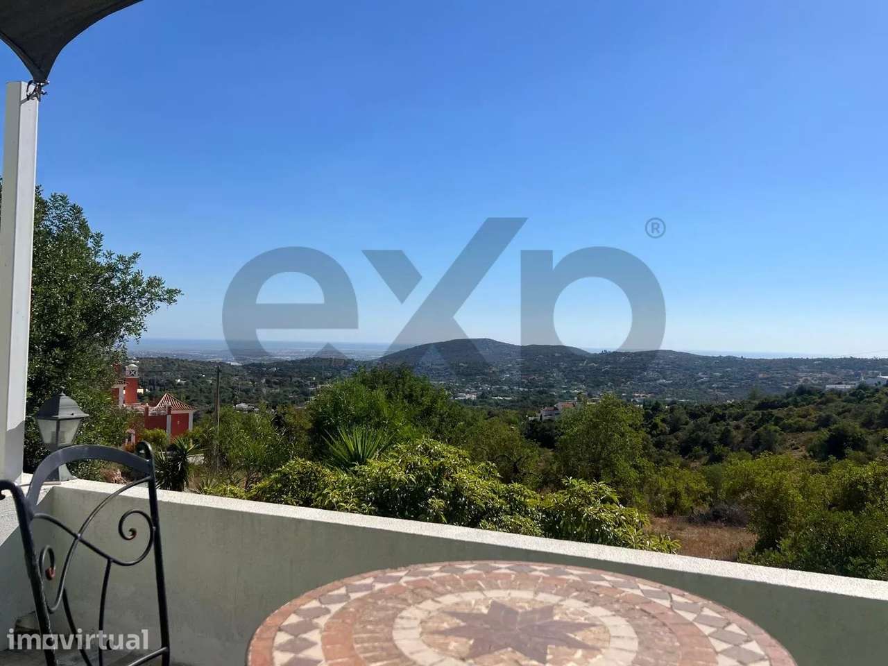 Vila elevada no Algarve com vistas incríveis para o mar, piscina e efi - Grande imagem: 2/48