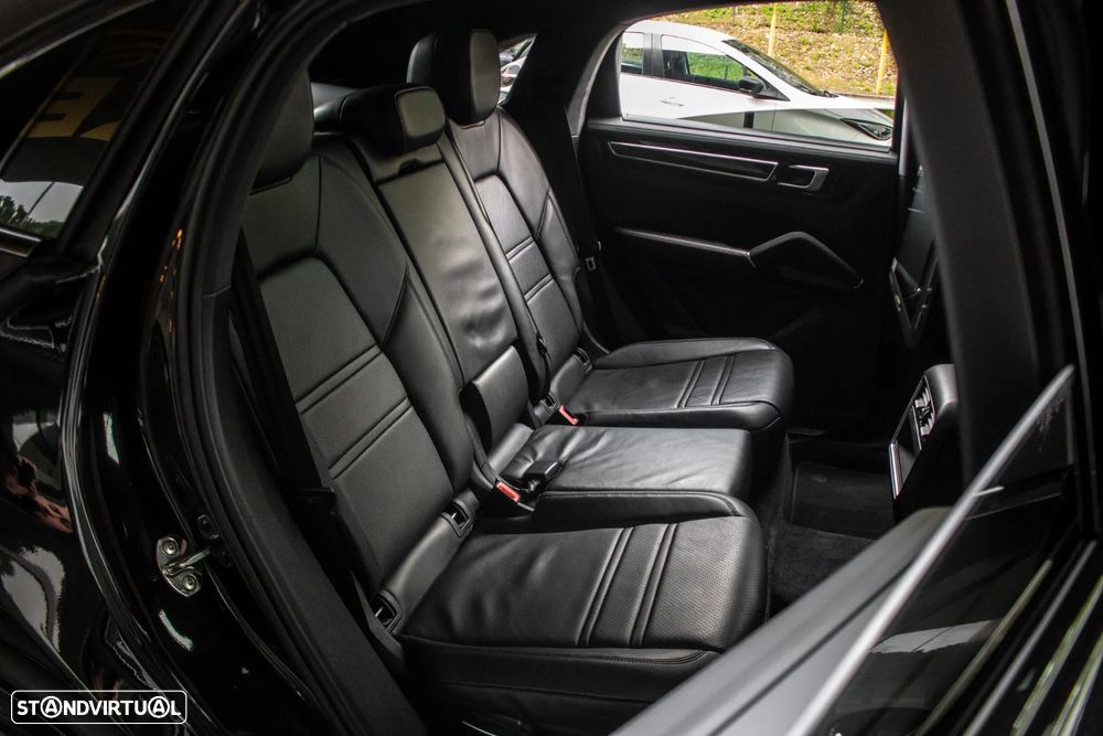 Porsche Cayenne Coupé E-Hybrid - 34