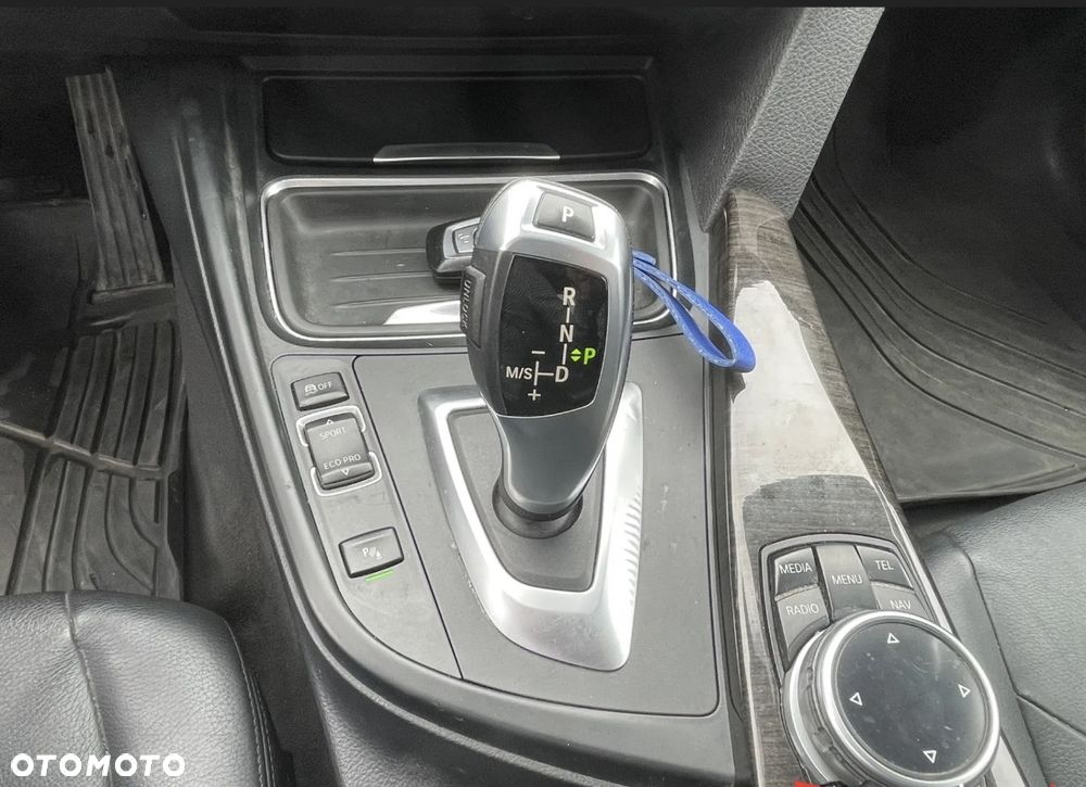 BMW Seria 3 328i xDrive - 10