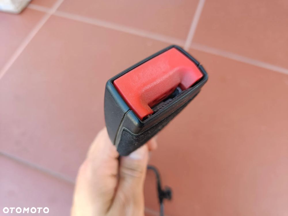 VW GOLF VII 7 SKODA OCTAVIA III ZAPINKA PASA PRAWA PRZEDNIA PRZÓD - 2