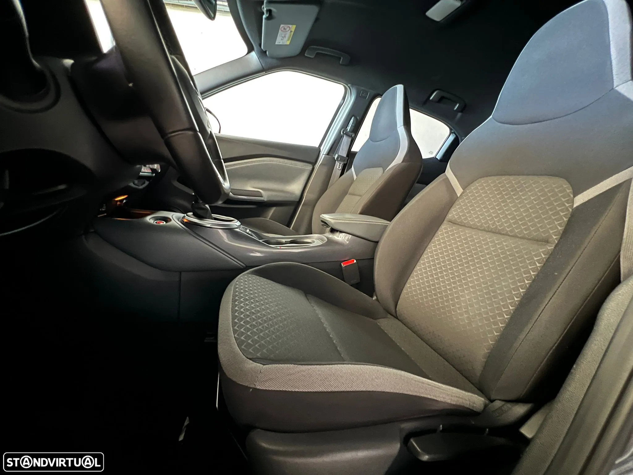 Nissan Juke 1.0 DIG-T Enigma - 32