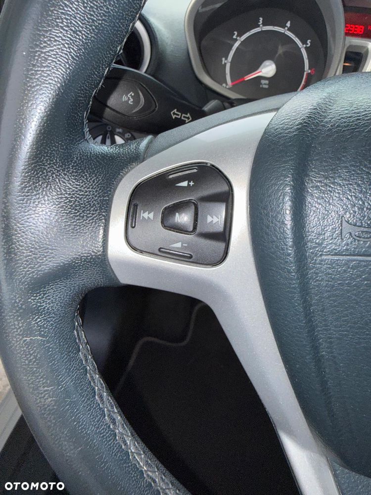 Ford Fiesta 1.4 Titanium - 25