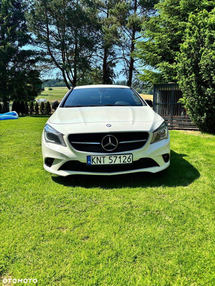 Mercedes-Benz CLA 200 7G-DCT - 4