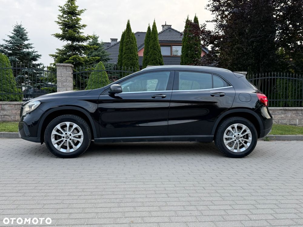 Mercedes-Benz GLA 180 (CDI) d Urban - 2
