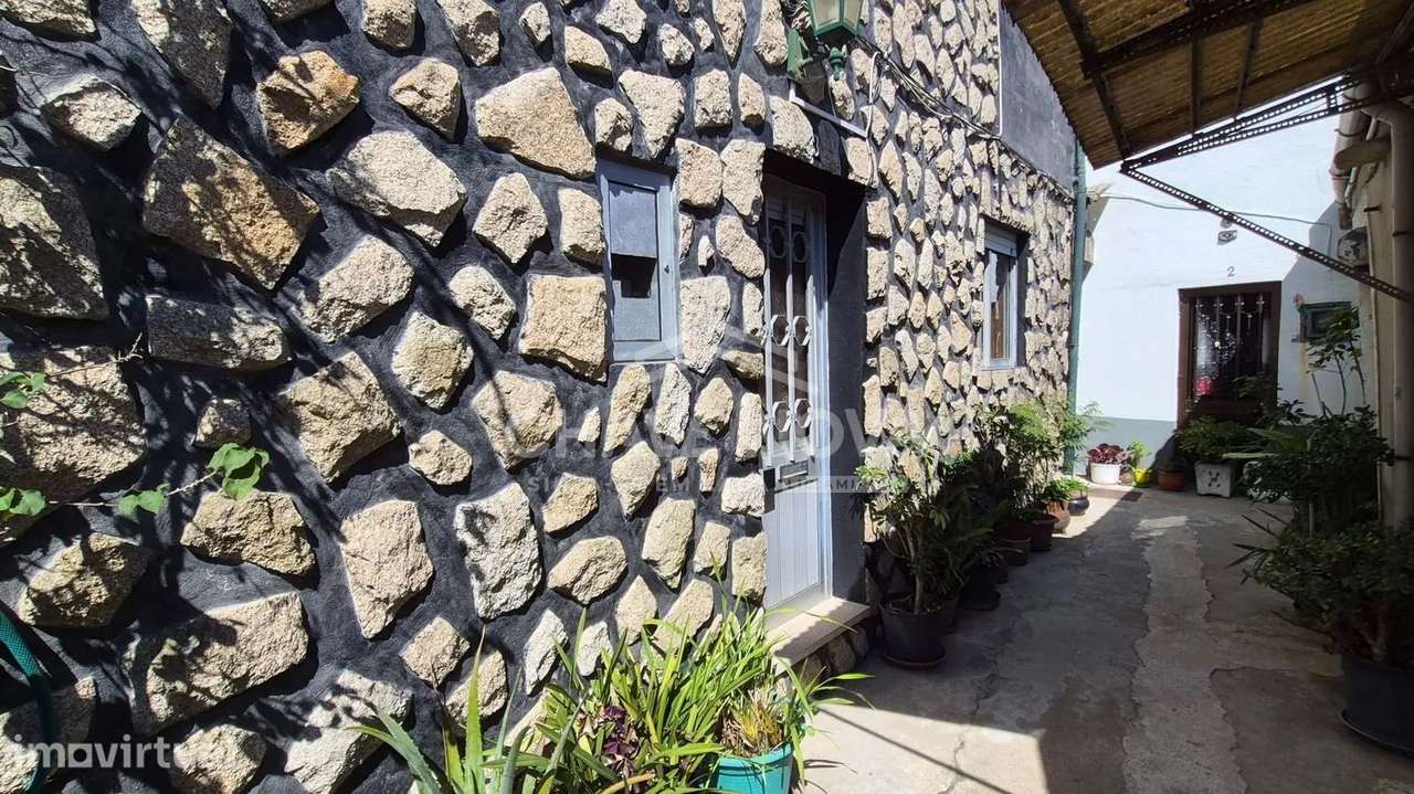 Moradia T4 integrada num conjunto habitacional tradicional - Grande imagem: 5/5