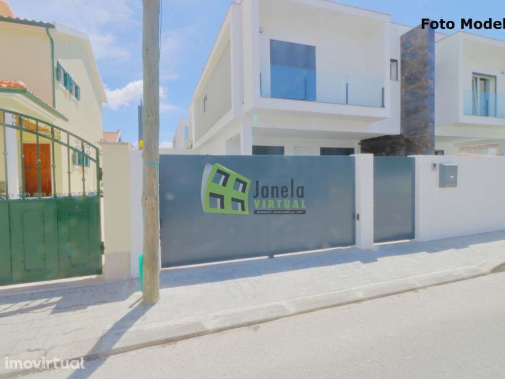 Moradia Geminada T4 com Piscina - Fernão Ferro - Grande imagem: 3/5