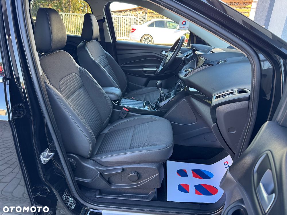Ford Kuga 1.5 EcoBoost 2x4 Titanium - 18
