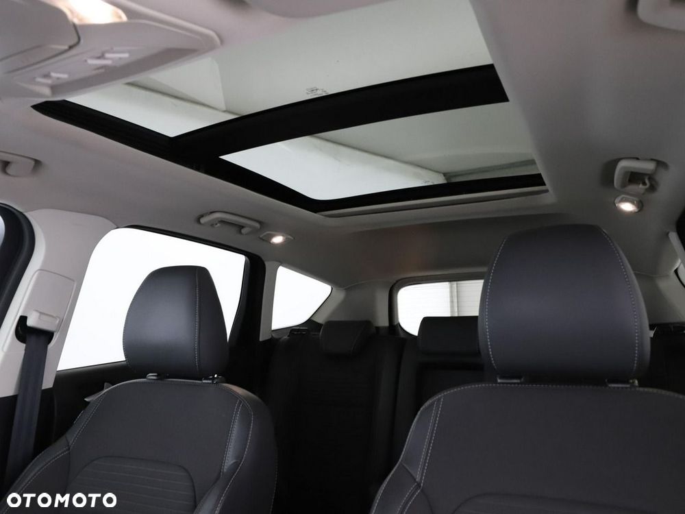 Ford Kuga 2.0 TDCi 2x4 Titanium - 37