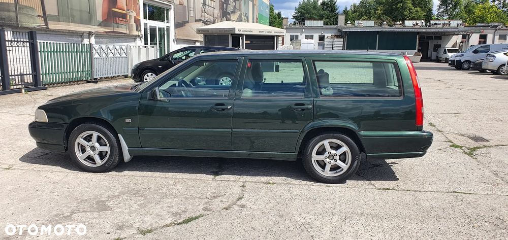 Volvo V70 2.4 - 6