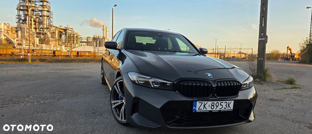 BMW Seria 3 330i xDrive M Sport - 4