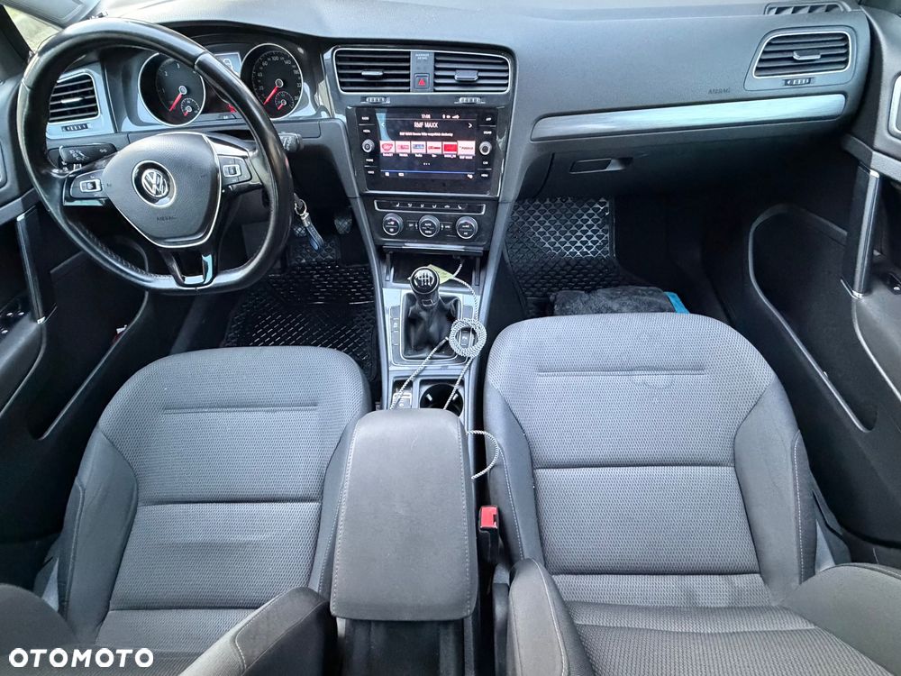 Volkswagen Golf 2.0 TDI SCR Comfortline - 10