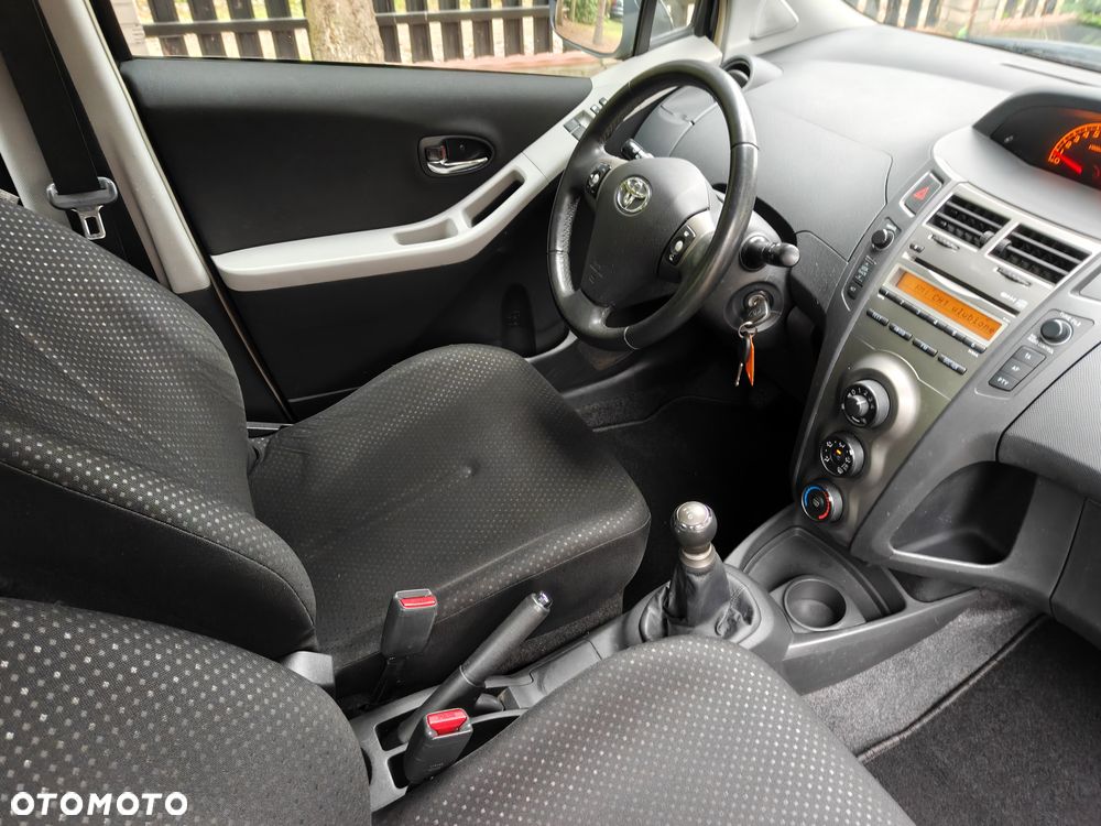 Toyota Yaris - 13