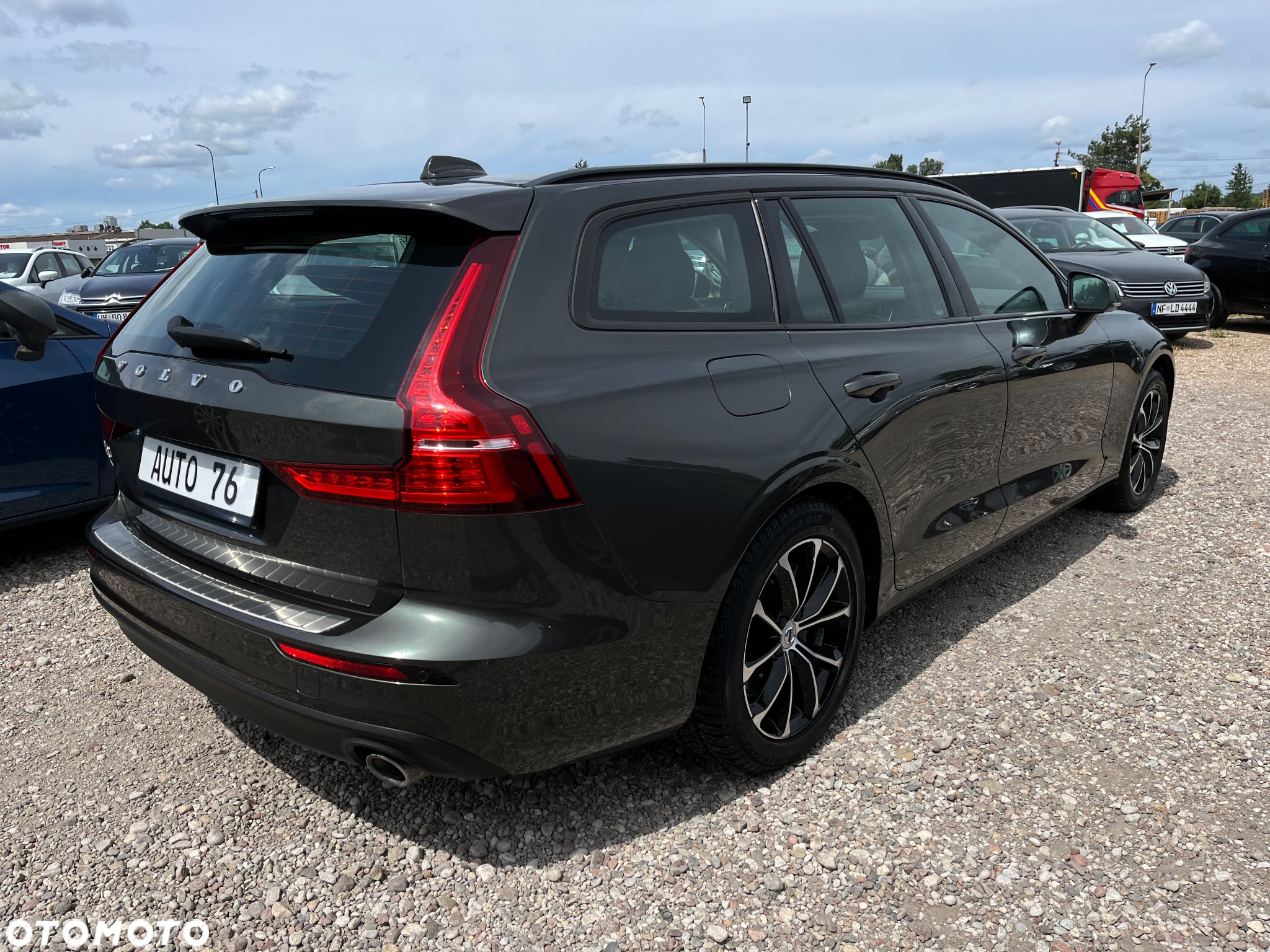 Volvo V60 D3 Momentum Pro - 4