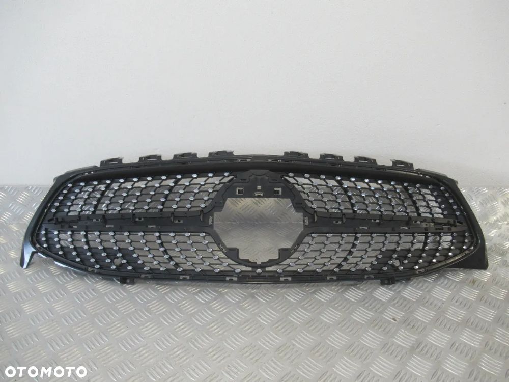 NOWY GRILL GRIL ATRAPA MERCEDES CLA I W118 C118 AMG 2019-2023 - 1
