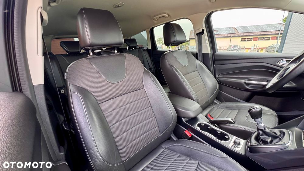 Ford Kuga 1.6 EcoBoost 2x4 Titanium - 30