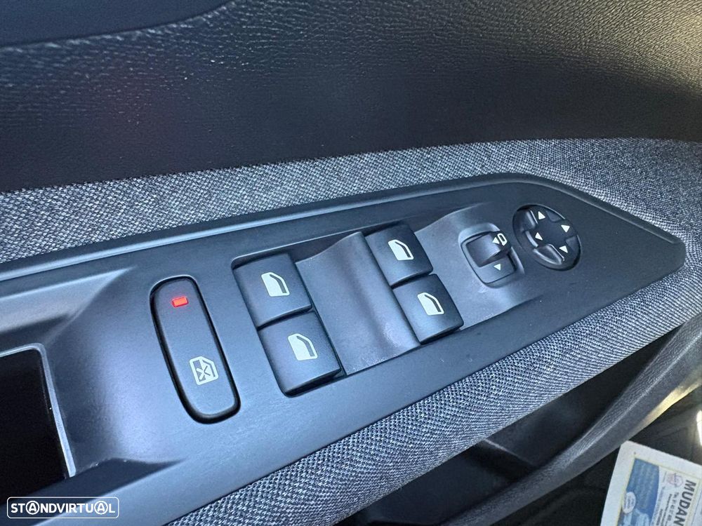 Peugeot 5008 PureTech 130 EAT8 Stop & Start Active Business-Pack - 18