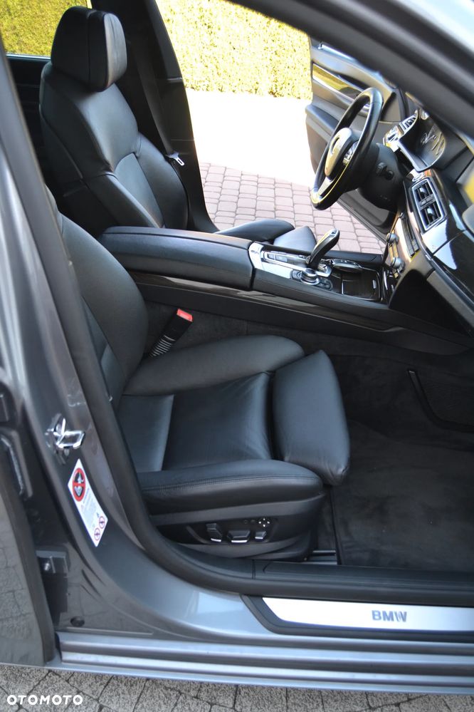 BMW Seria 7 730d - 26