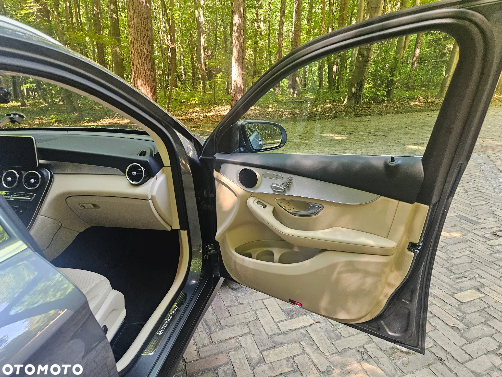 Mercedes-Benz GLC 300 4Matic 9G-TRONIC - 25