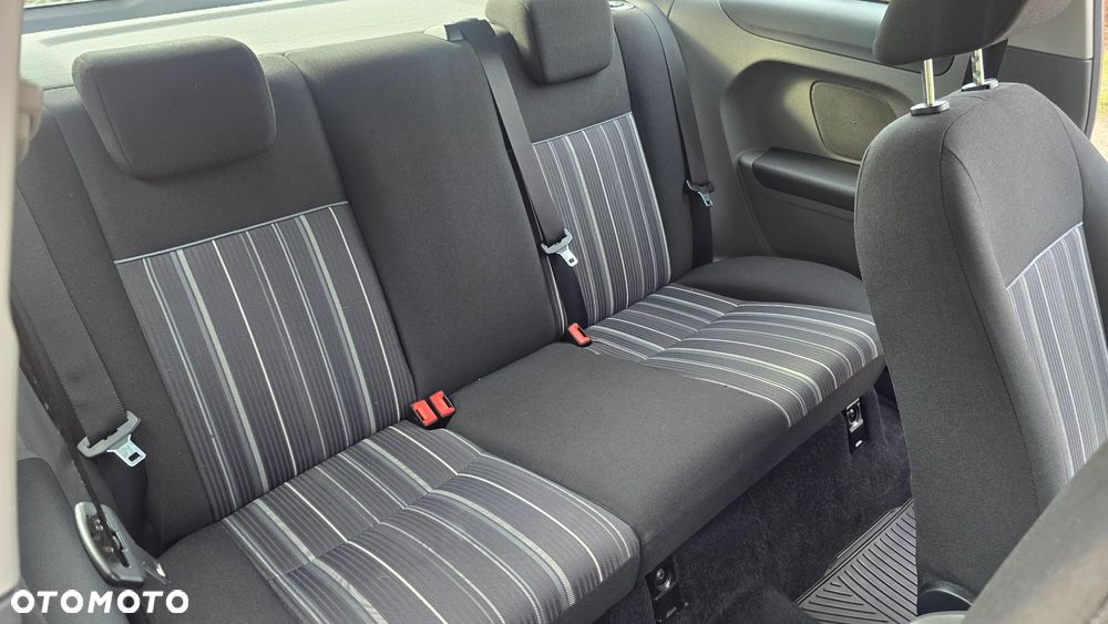 Ford Focus 1.4 16V Trend - 24