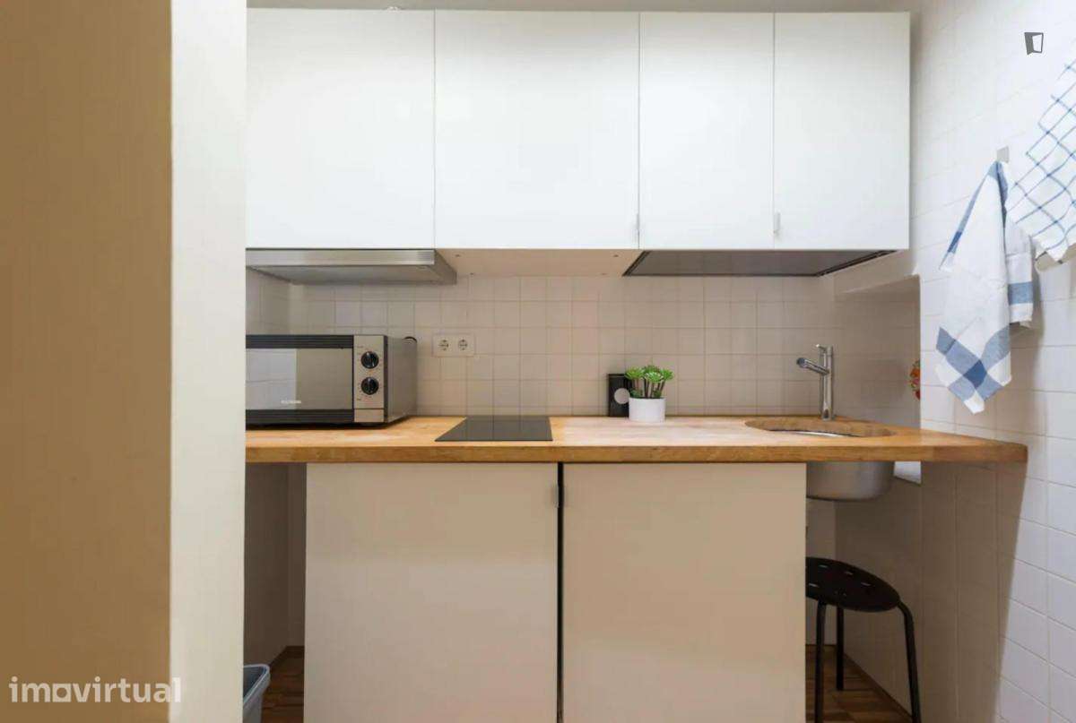 Quarto - localizado em Santo Ildefonso Porto - Grande imagem: 4/14