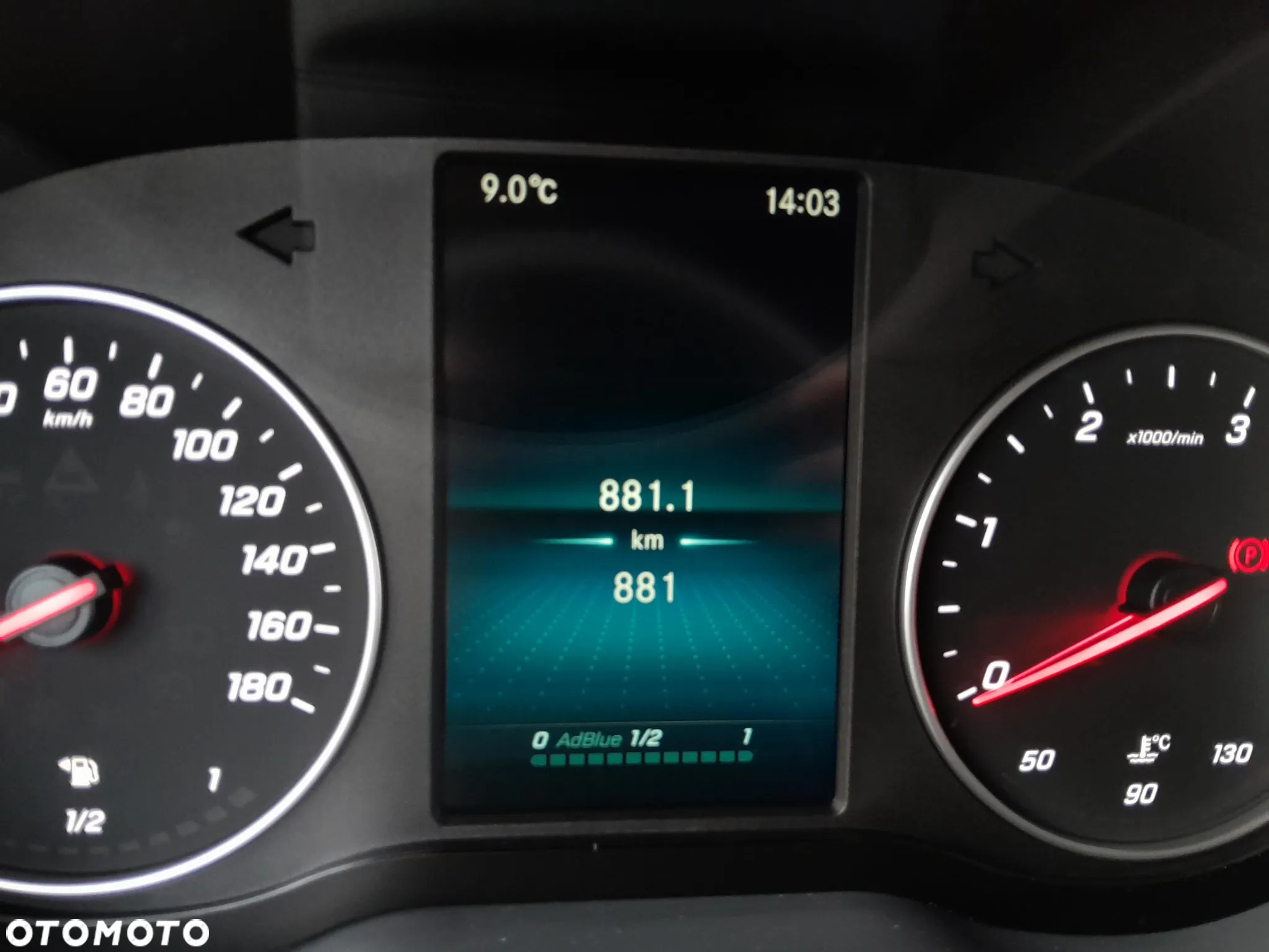 Mercedes-Benz Sprinter - 13
