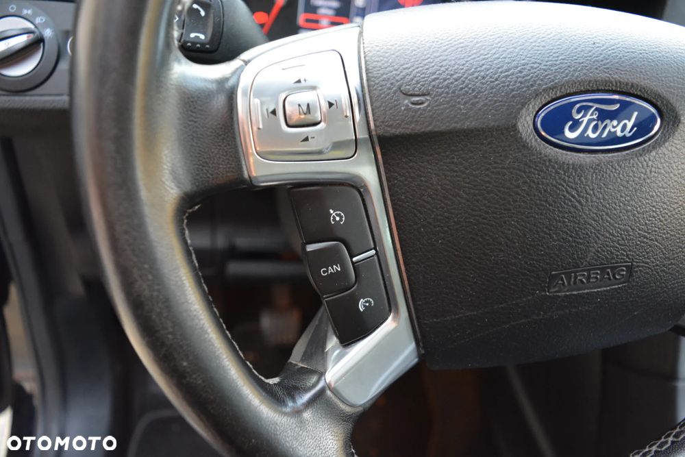 Ford Galaxy - 28
