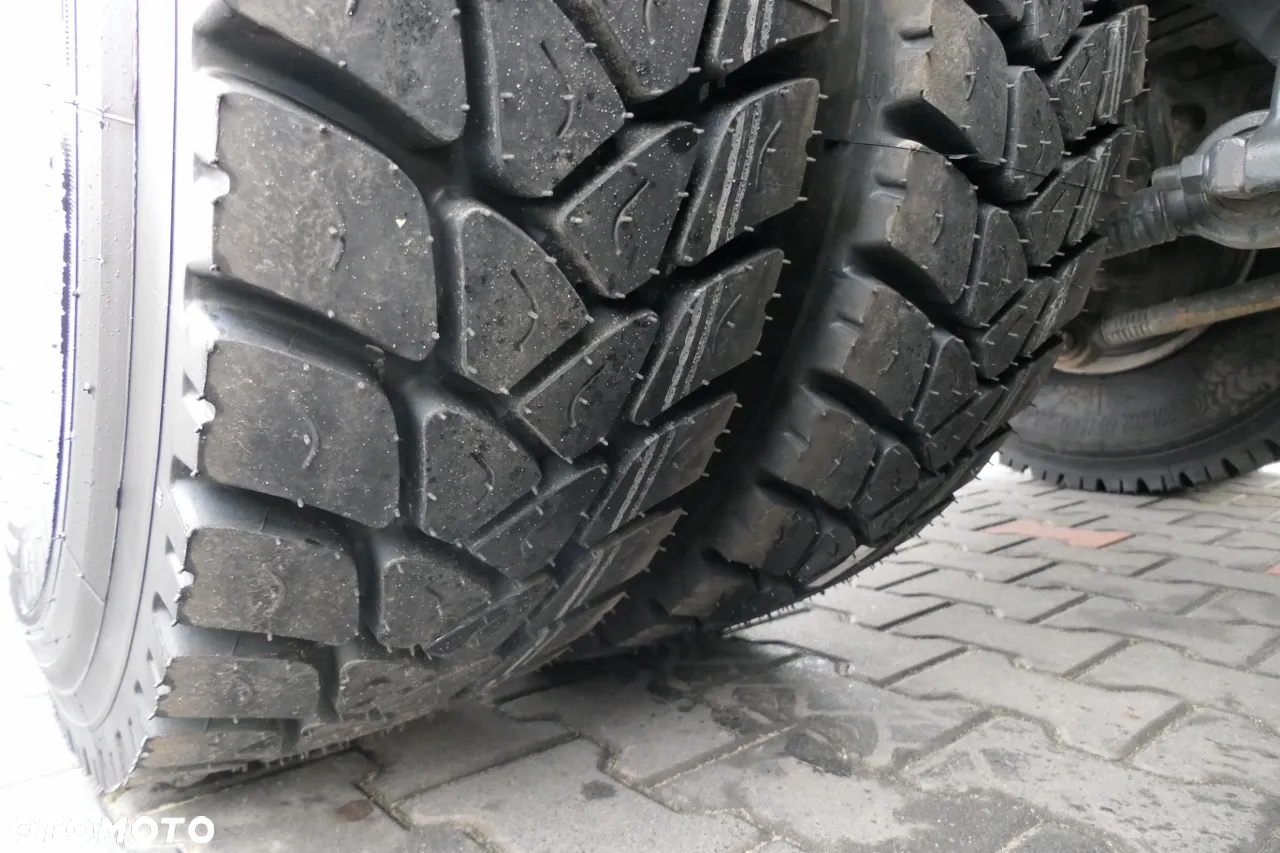Mercedes-Benz AROCS 3246 / 8x4 / WYWROTKA / TYLNOZSYP / EURO 6 / OPONY 100 % - 19