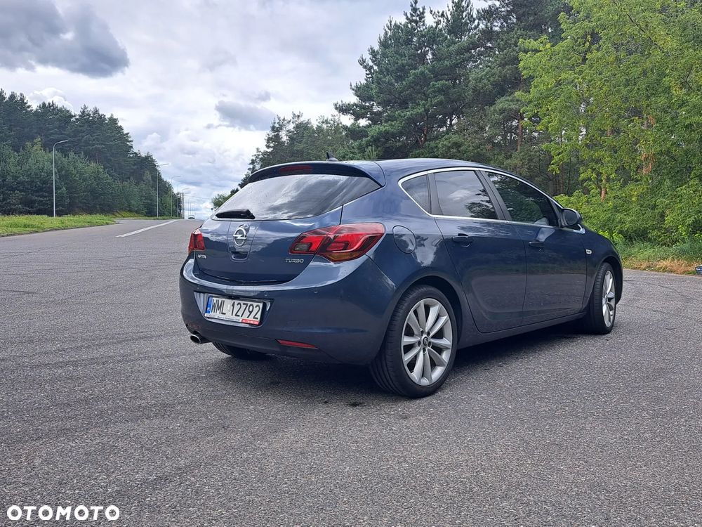 Opel Astra IV 1.4 T Cosmo - 4