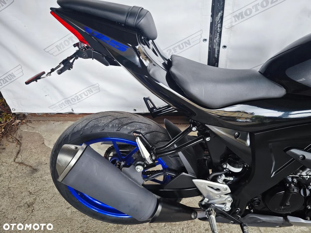 Suzuki GSX - 11