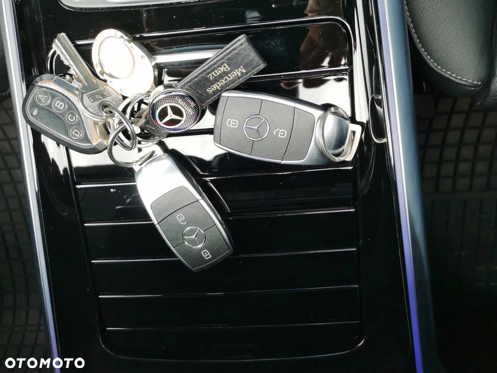 Mercedes-Benz GLA 250 4-Matic AMG Line - 34