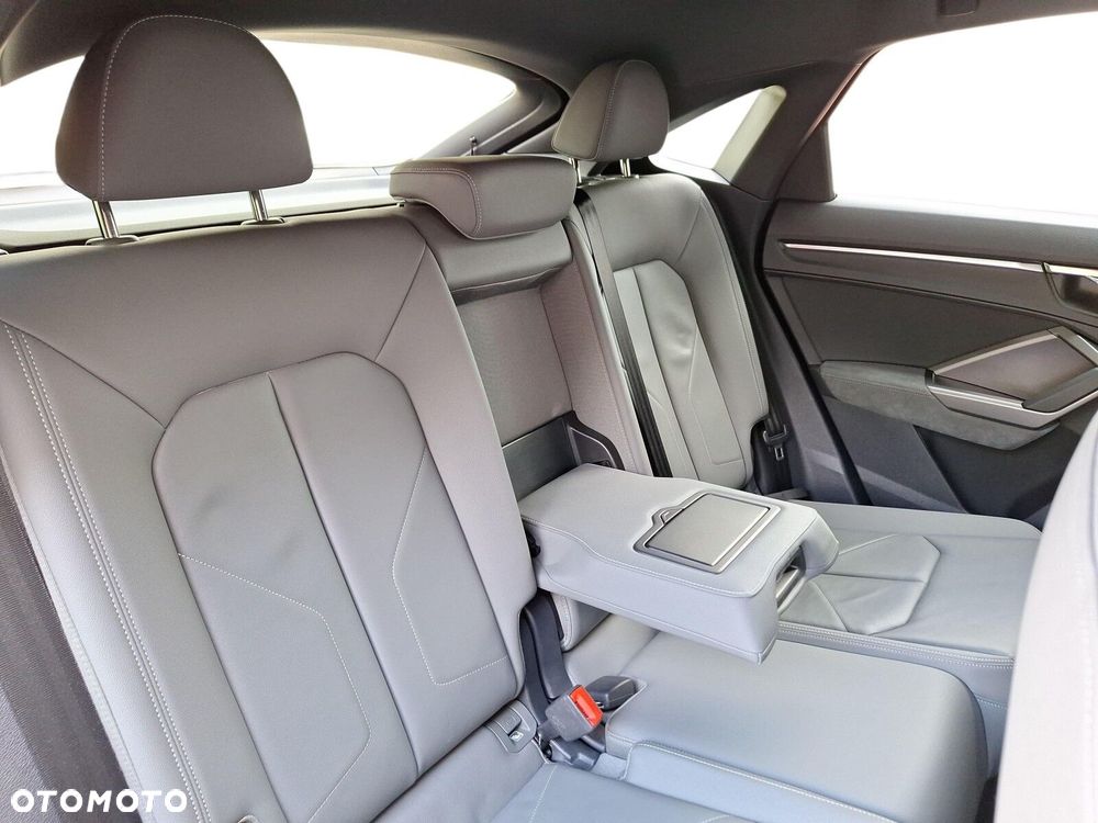 Audi Q3 Sportback - 13