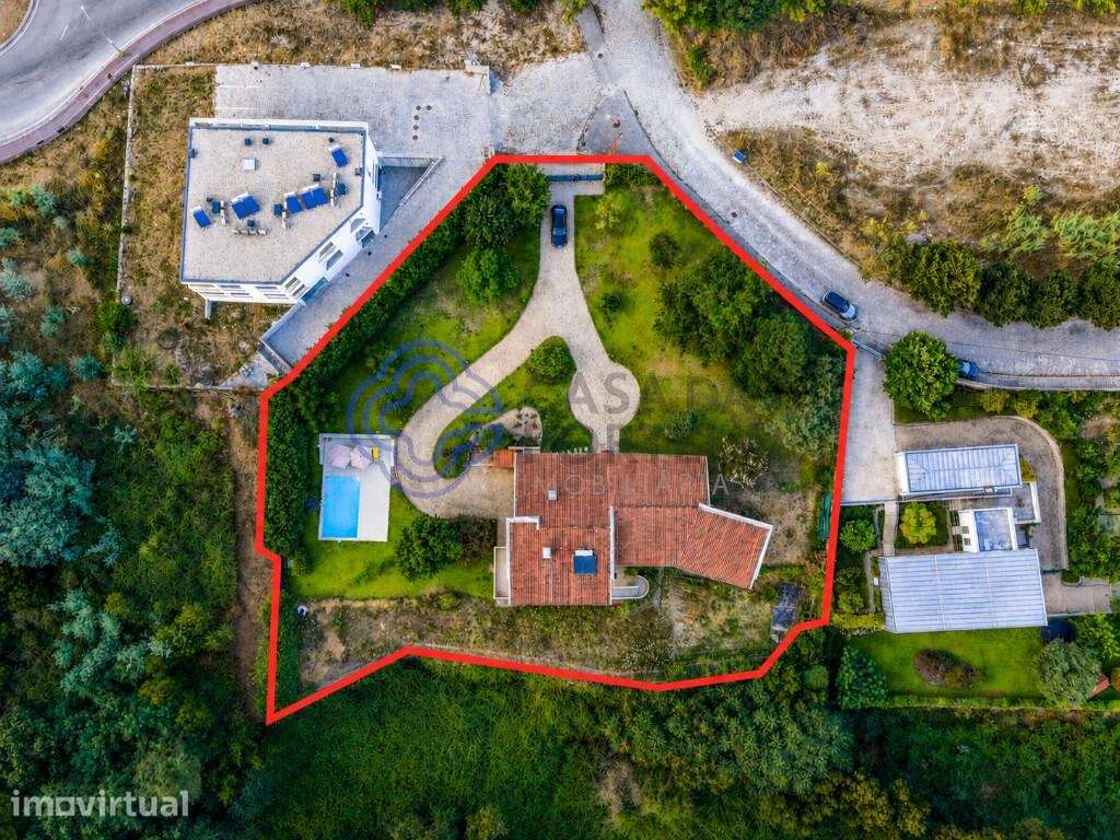 Moradia Exclusiva com Piscina, Jardim em Milhundos | Penafiel - Grande imagem: 2/47