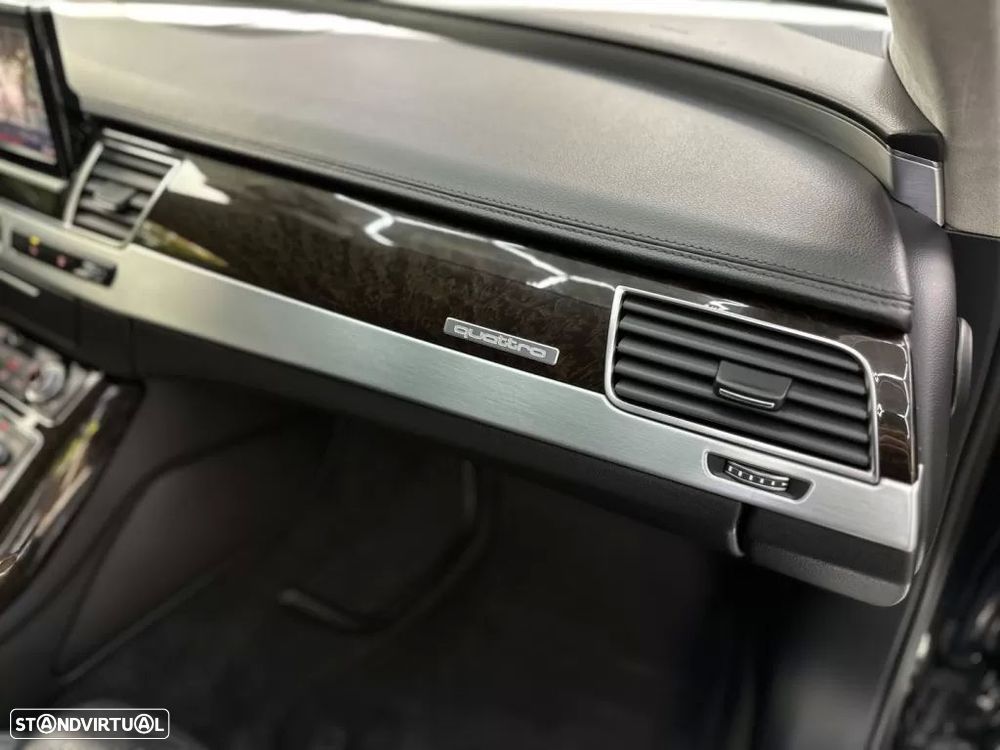 Audi A8 3.0 TDI V6 quattro Clean Exclusive - 35