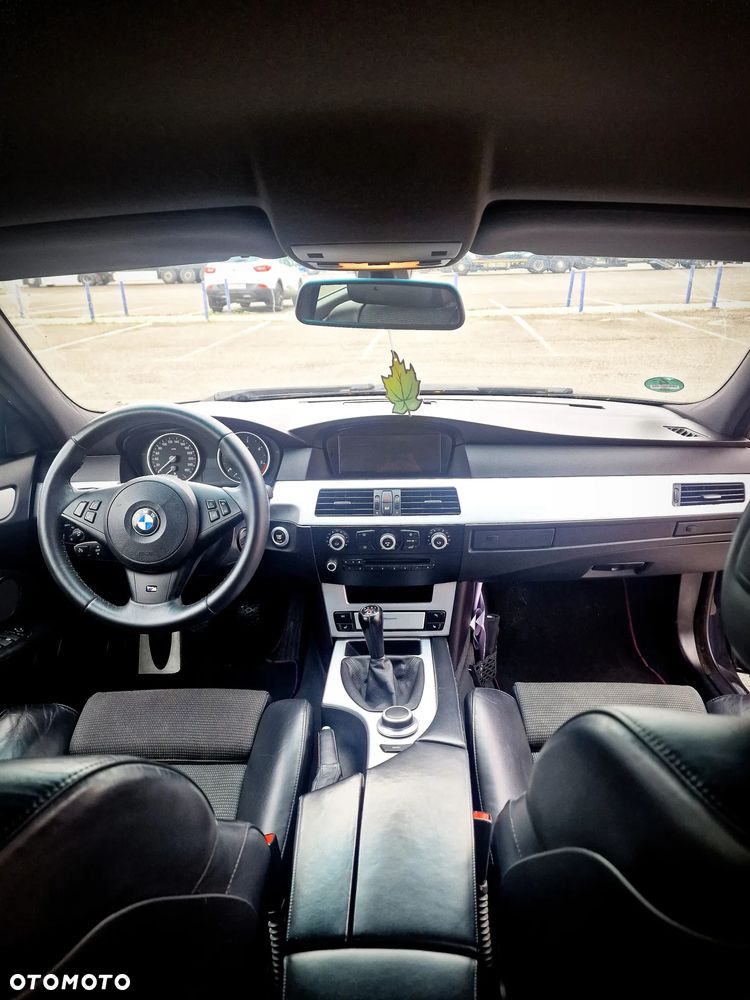 BMW Seria 5 525d - 10