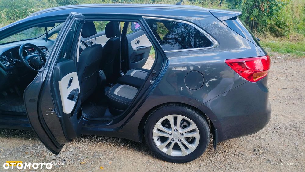 Kia Ceed - 10