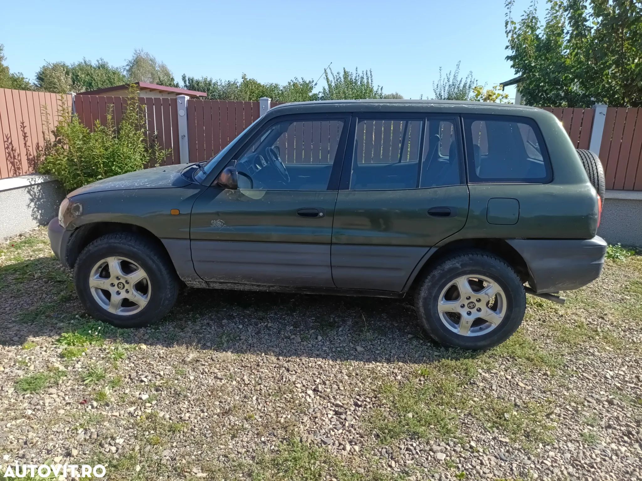 Toyota RAV4 - 1