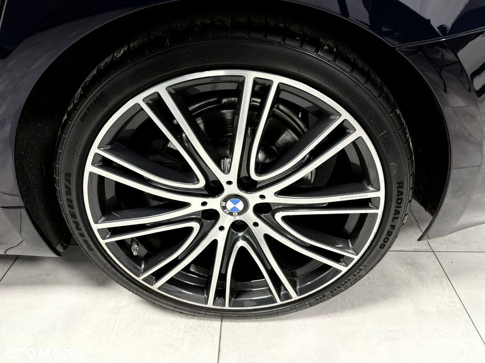 BMW Seria 5 520d Touring M Sport Edition - 16