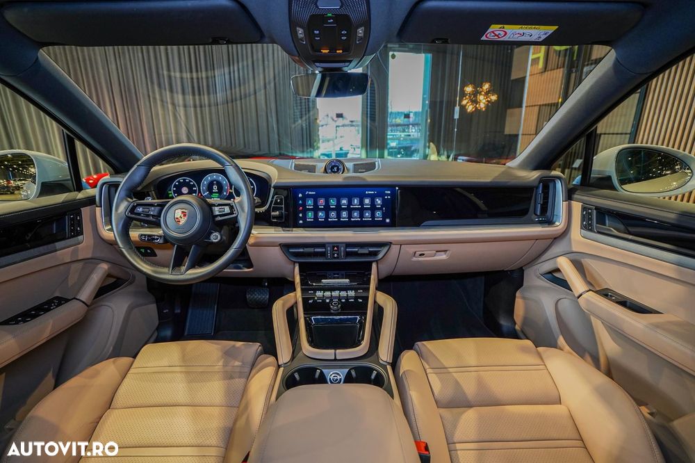 Porsche Cayenne Coupe E-Hybrid - 19