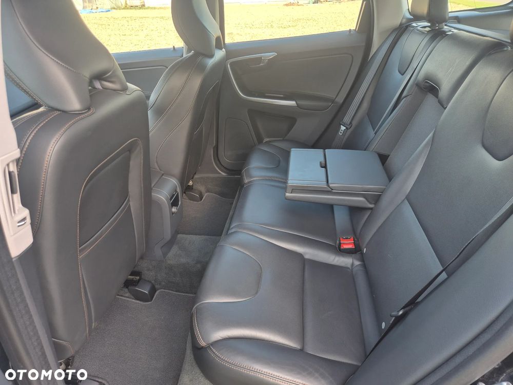 Volvo XC 60 D4 Geartronic Summum - 16