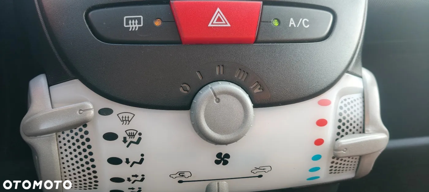 Toyota Aygo Connect - 26
