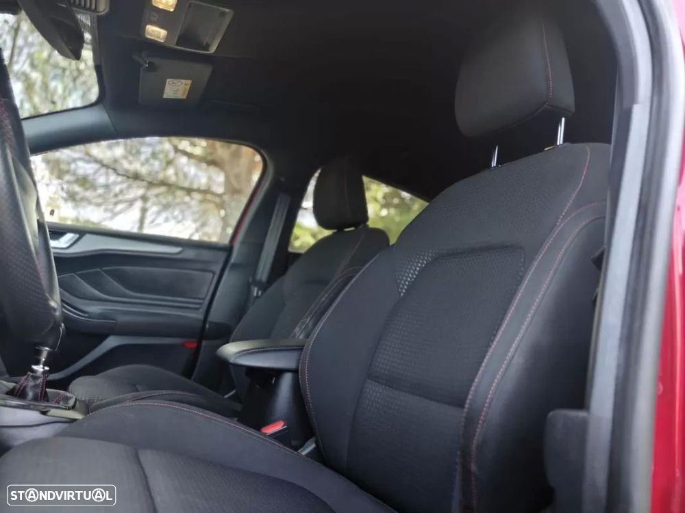 Ford Focus 1.0 EcoBoost MHEV ST-Line - 26