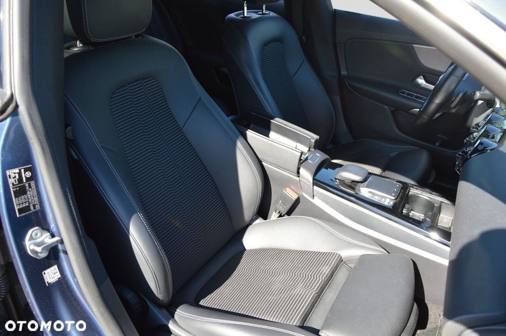 Mercedes-Benz CLA 180 Progressive 7G-DCT - 17
