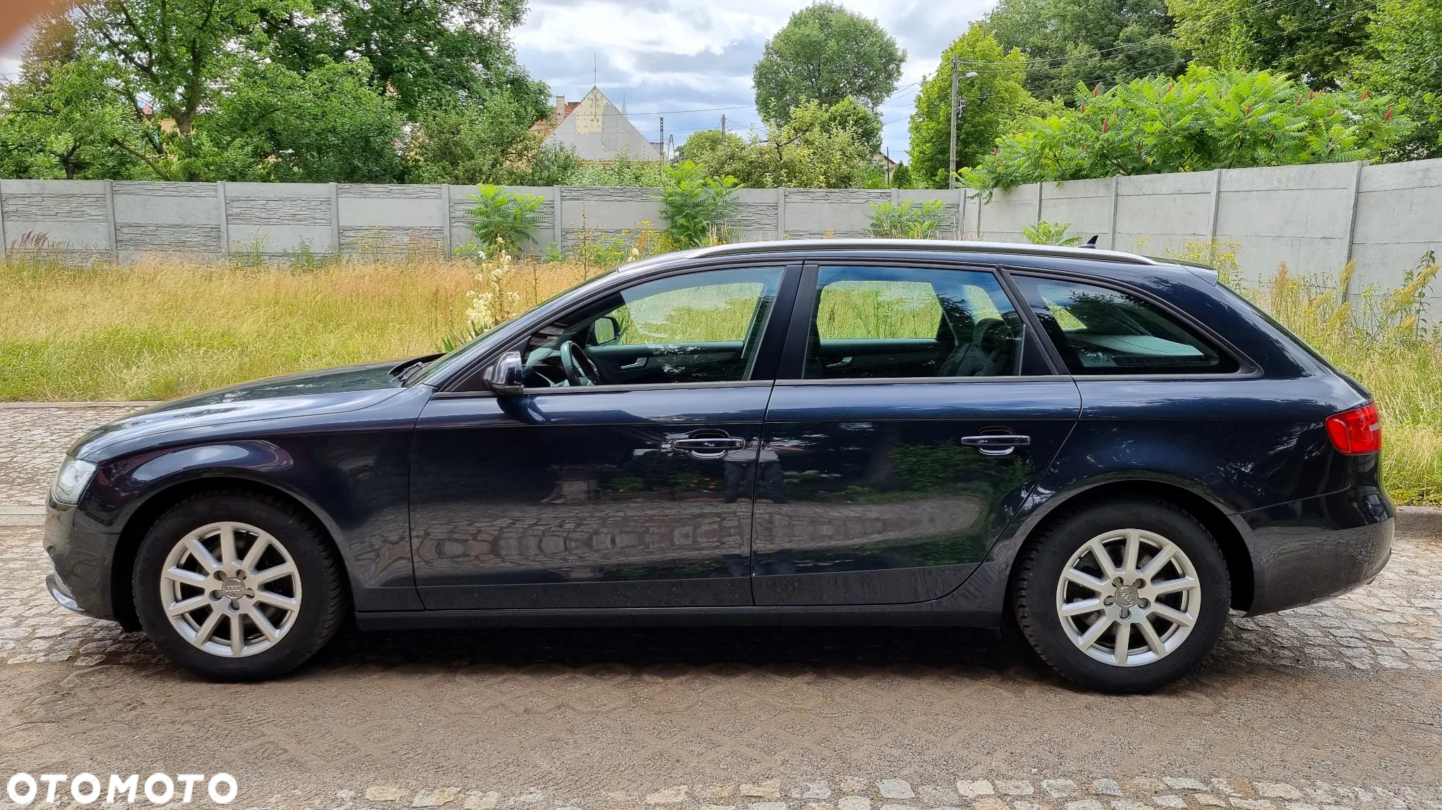 Audi A4 Avant 2.0 TDI DPF Ambiente - 12