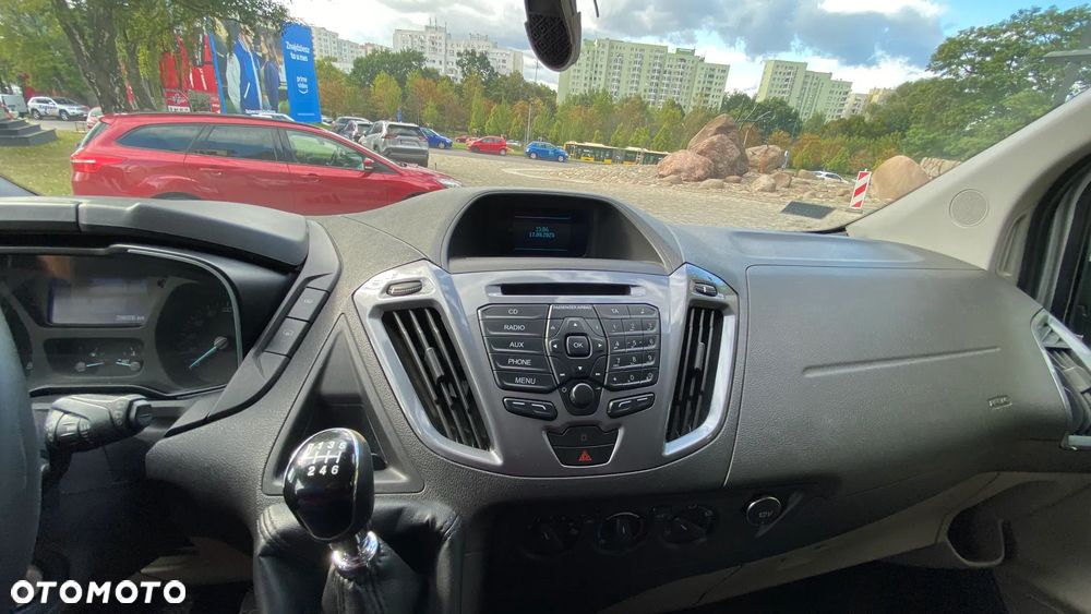 Ford Tourneo Custom - 15