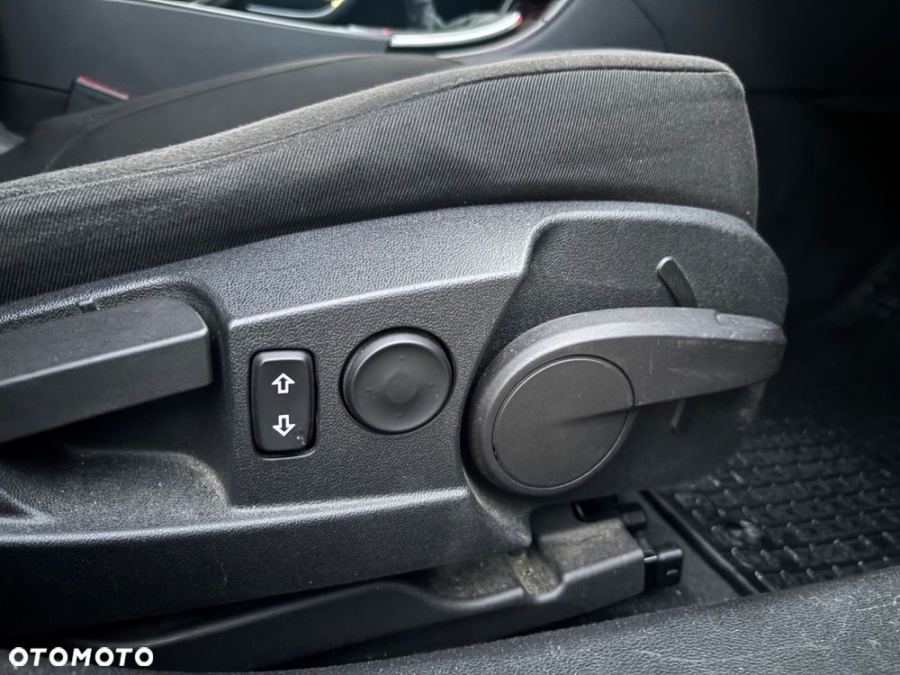 Opel Insignia - 17