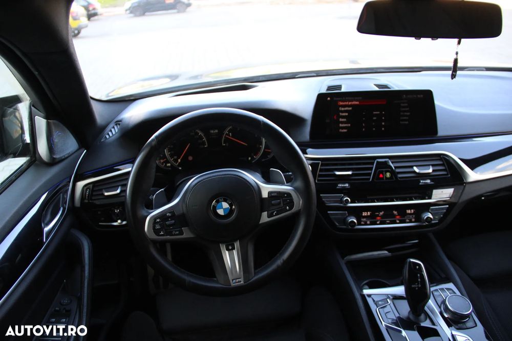 BMW Seria 5 530d xDrive AT - 12