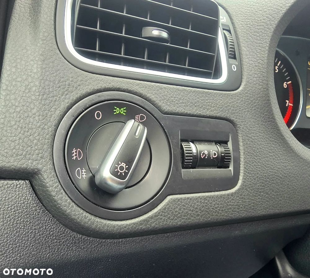 Volkswagen Polo 1.4 Cross - 32